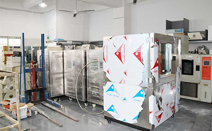 高低溫試驗箱廠家半成品存放區